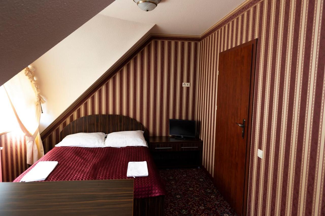 Hotel Zajazd Celtycki Zakrzow  Extérieur photo