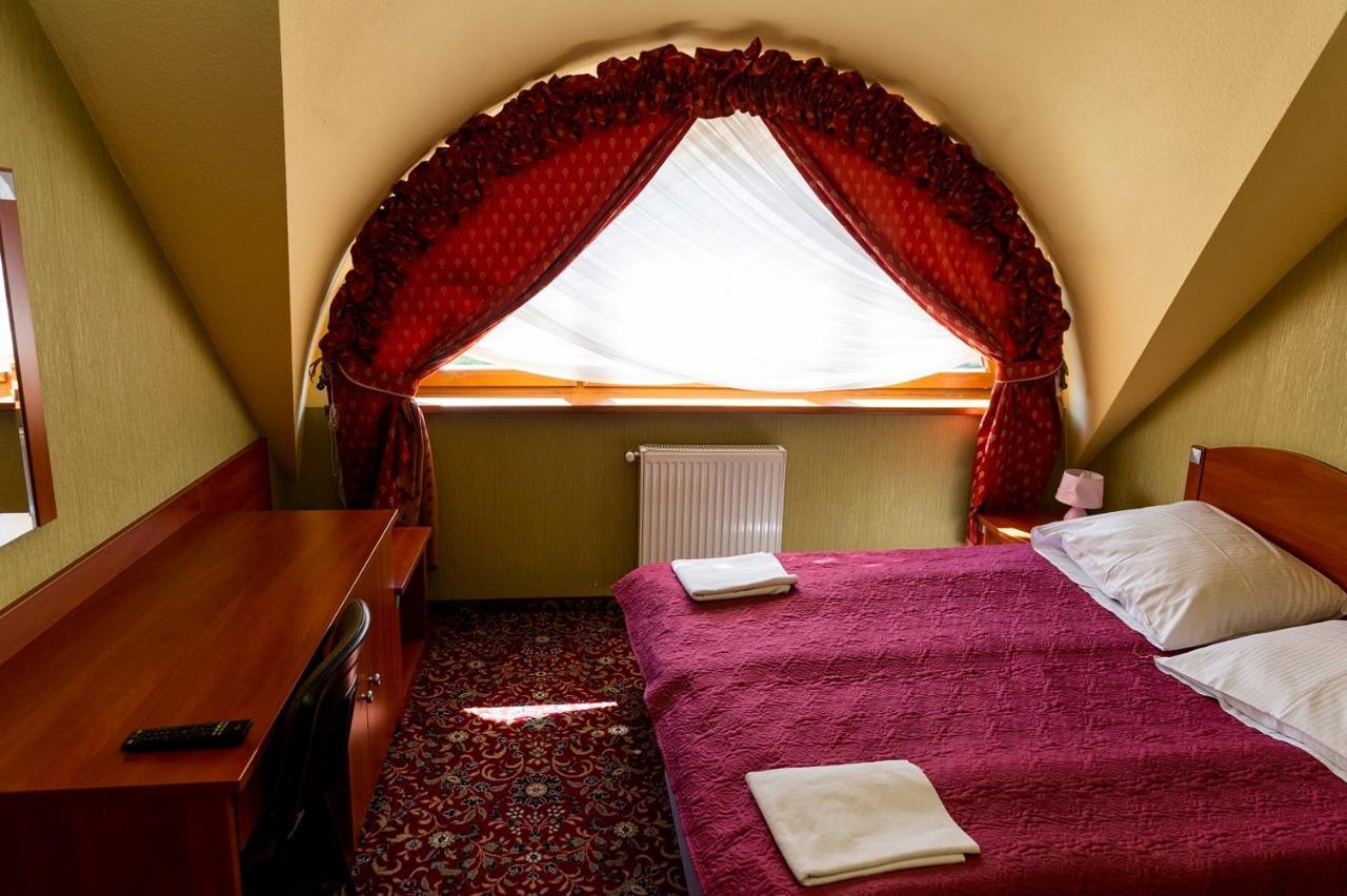 Hotel Zajazd Celtycki Zakrzow  Extérieur photo